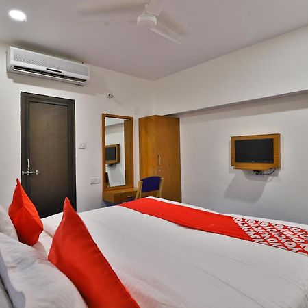 Oyo Milan Party Hall Vadodara Exterior foto